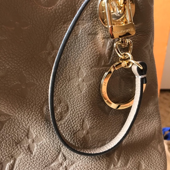 ✨HOST PICK✨Louis Vuitton Artsy MM - Picture 3 of 15